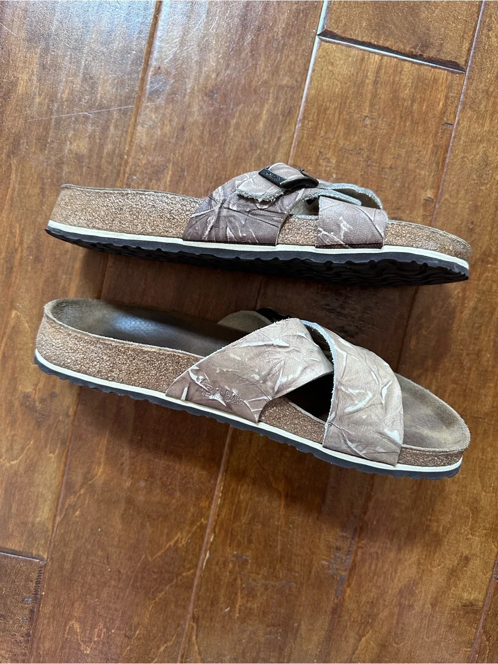 Men Birki’s Birkenstock EU 44 US 11 11.5 Cross Strap Sandals Shoes Khaki Tan